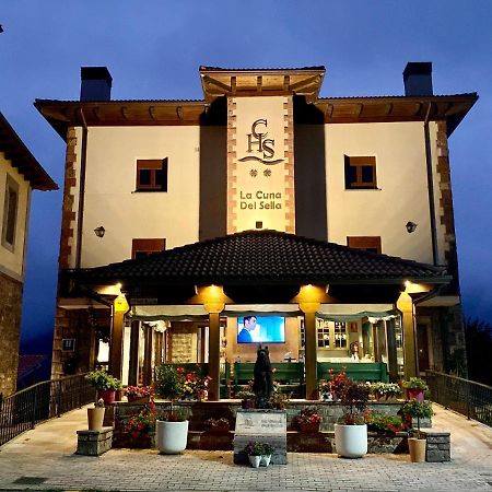 Hostal La Cuna del Sella Oseja de Sajambre Esterno foto