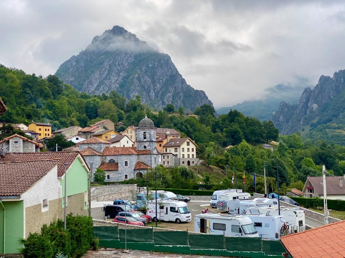 Hostal La Cuna del Sella Oseja de Sajambre Esterno foto