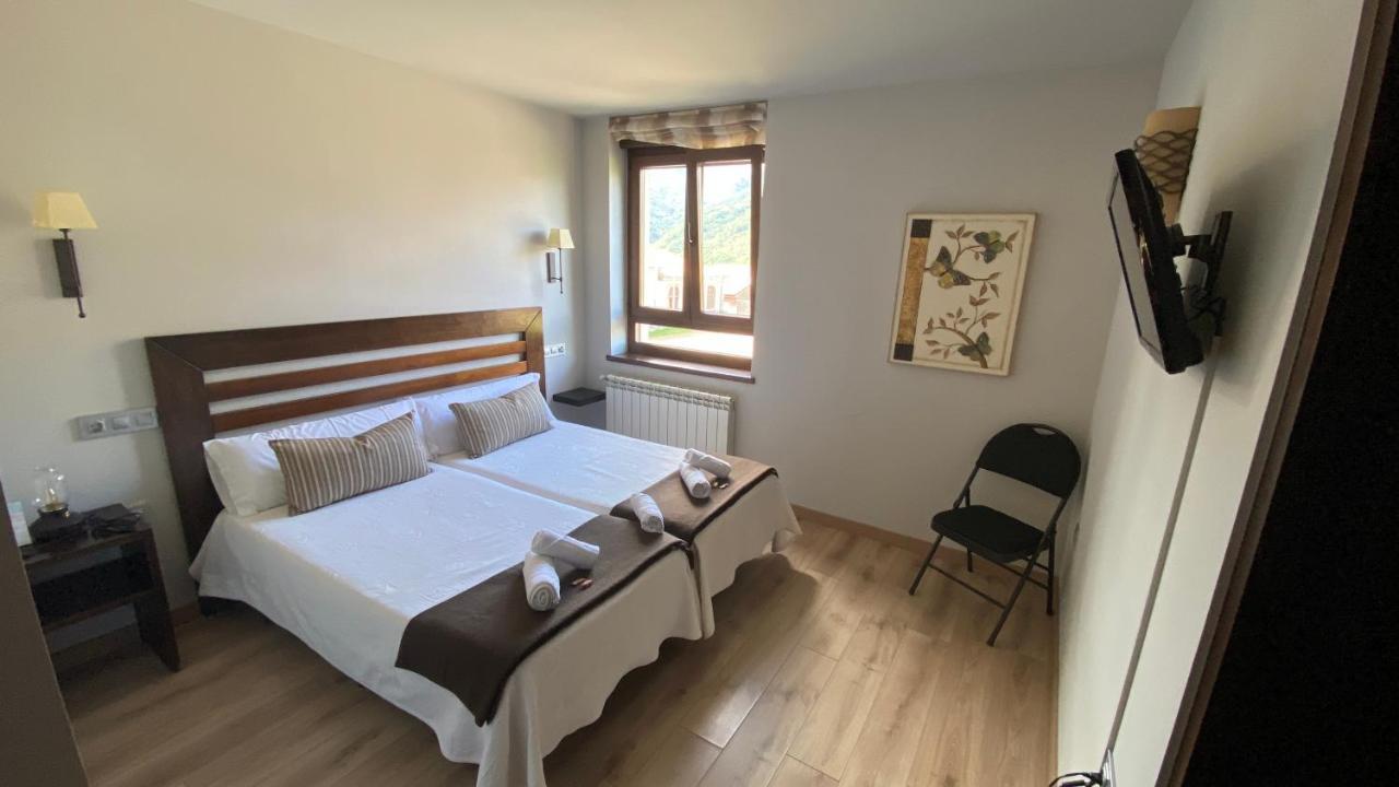 Hostal La Cuna del Sella Oseja de Sajambre Esterno foto