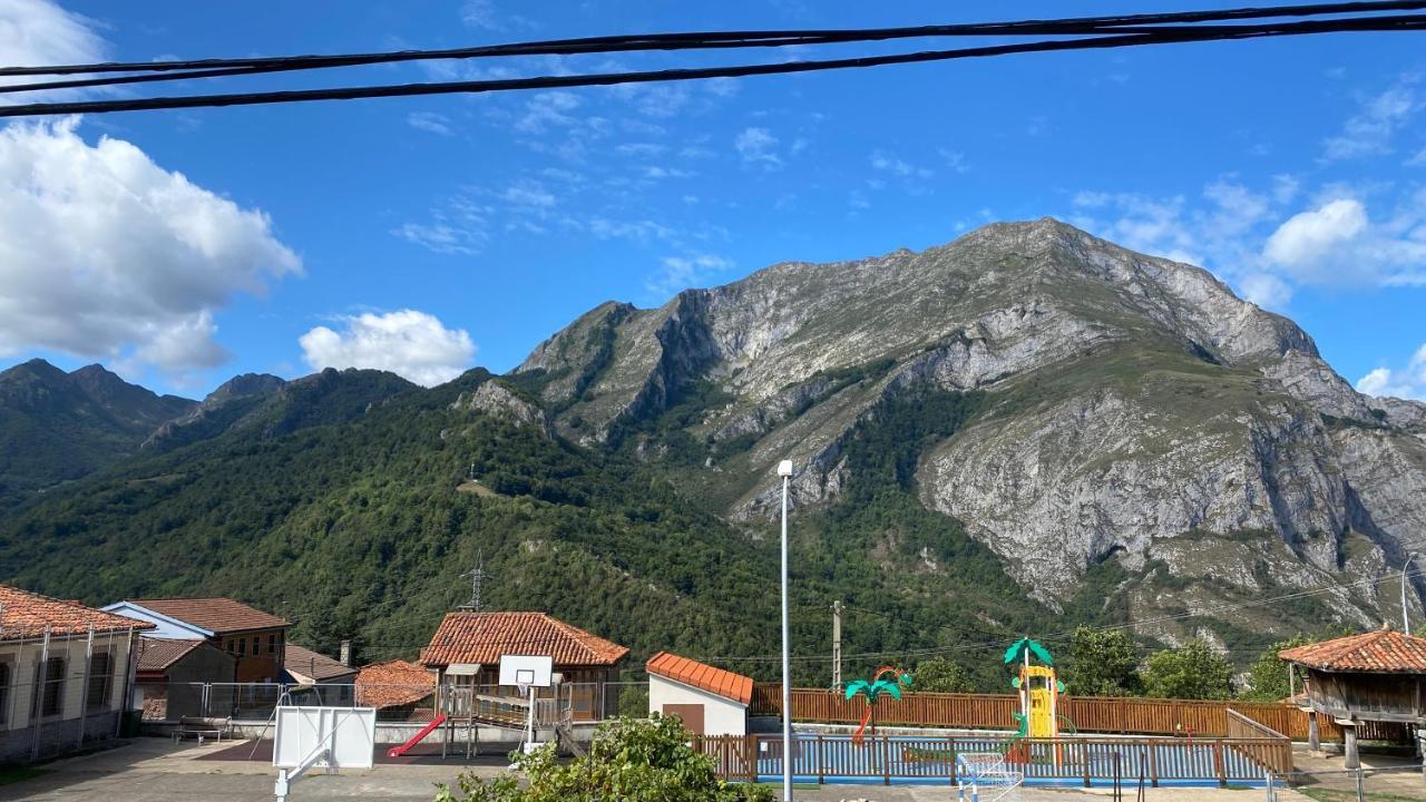 Hostal La Cuna del Sella Oseja de Sajambre Esterno foto