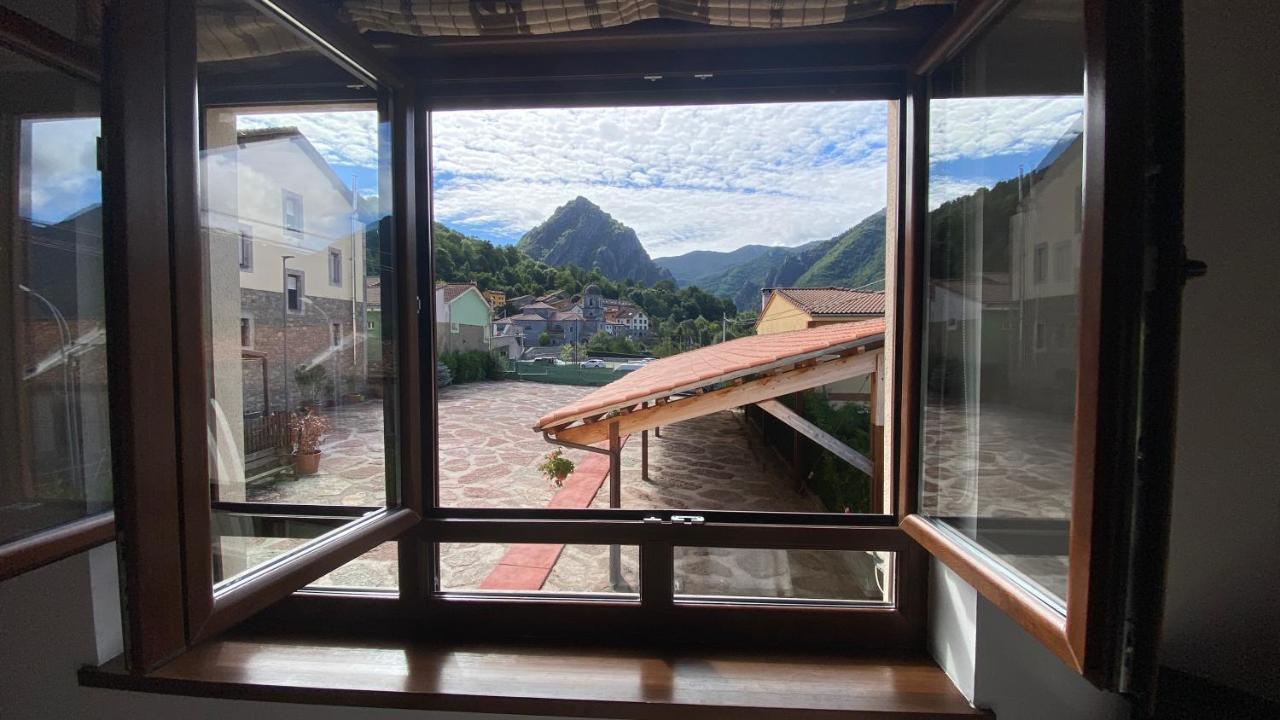 Hostal La Cuna del Sella Oseja de Sajambre Esterno foto
