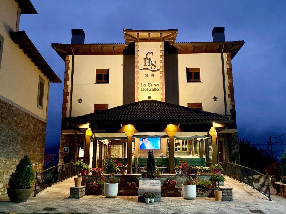 Hostal La Cuna del Sella Oseja de Sajambre Esterno foto