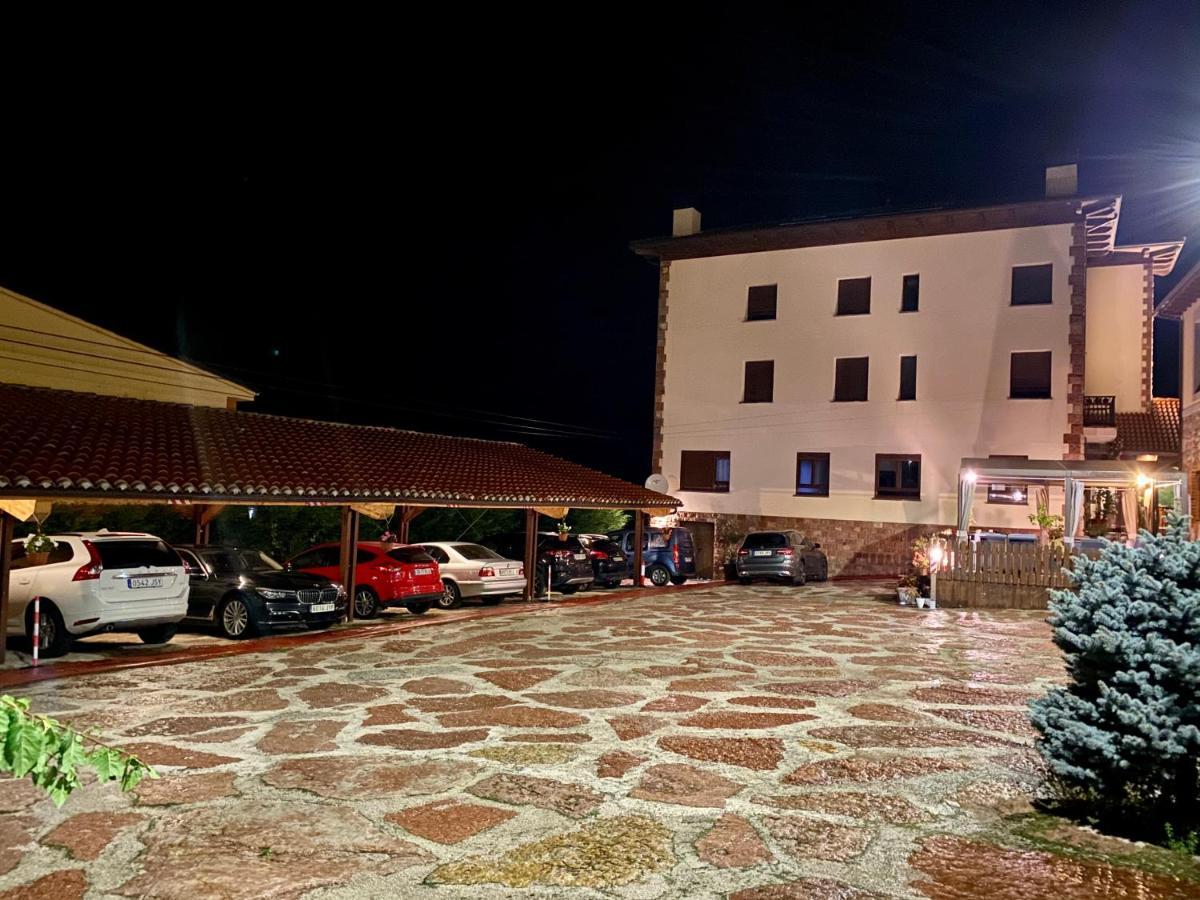 Hostal La Cuna del Sella Oseja de Sajambre Esterno foto