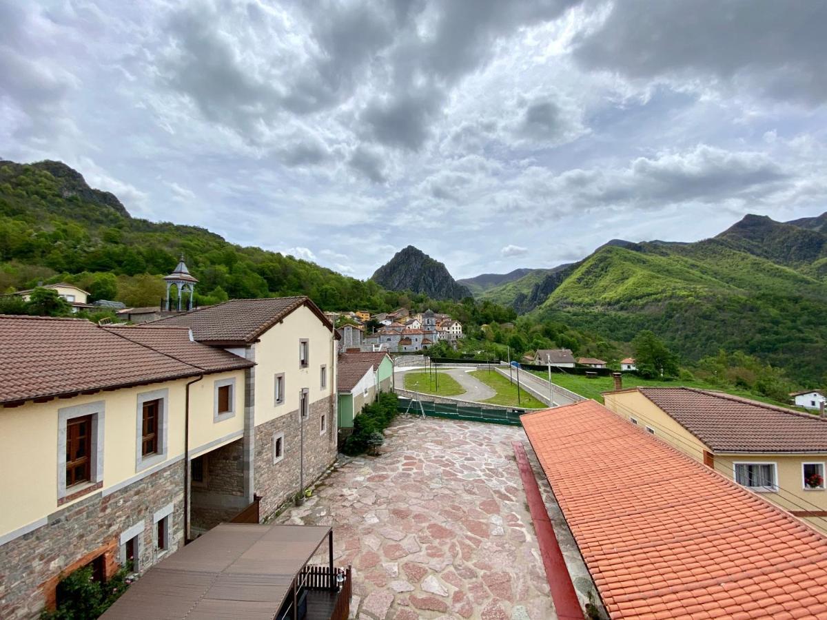 Hostal La Cuna del Sella Oseja de Sajambre Esterno foto