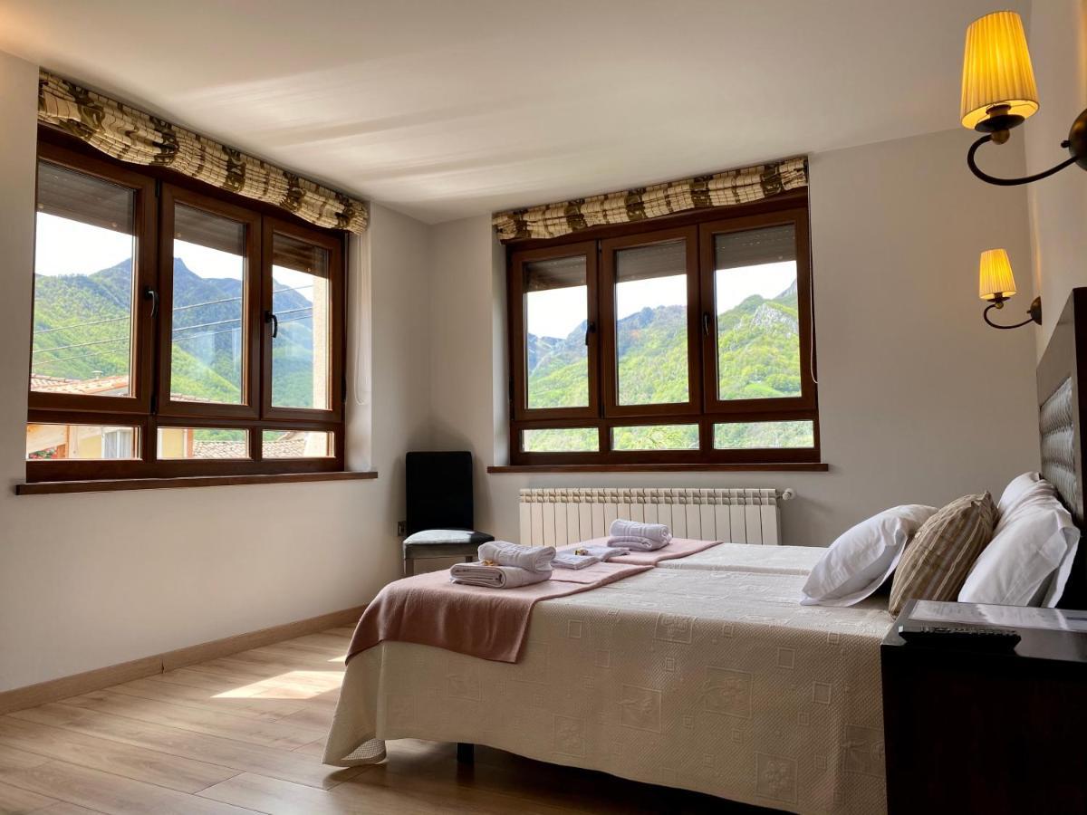 Hostal La Cuna del Sella Oseja de Sajambre Esterno foto