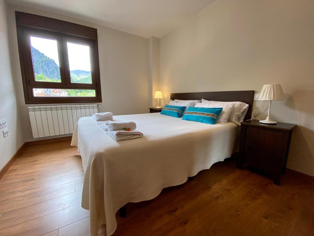 Hostal La Cuna del Sella Oseja de Sajambre Esterno foto