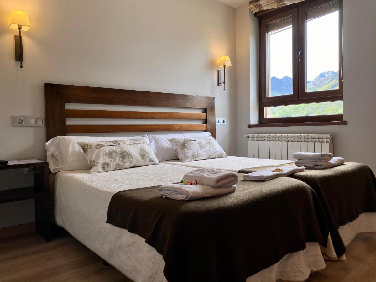 Hostal La Cuna del Sella Oseja de Sajambre Esterno foto
