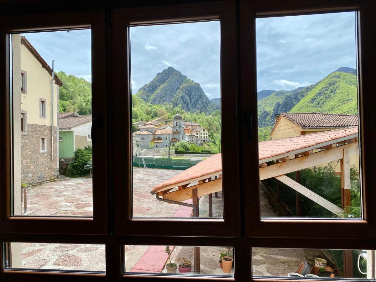 Hostal La Cuna del Sella Oseja de Sajambre Esterno foto