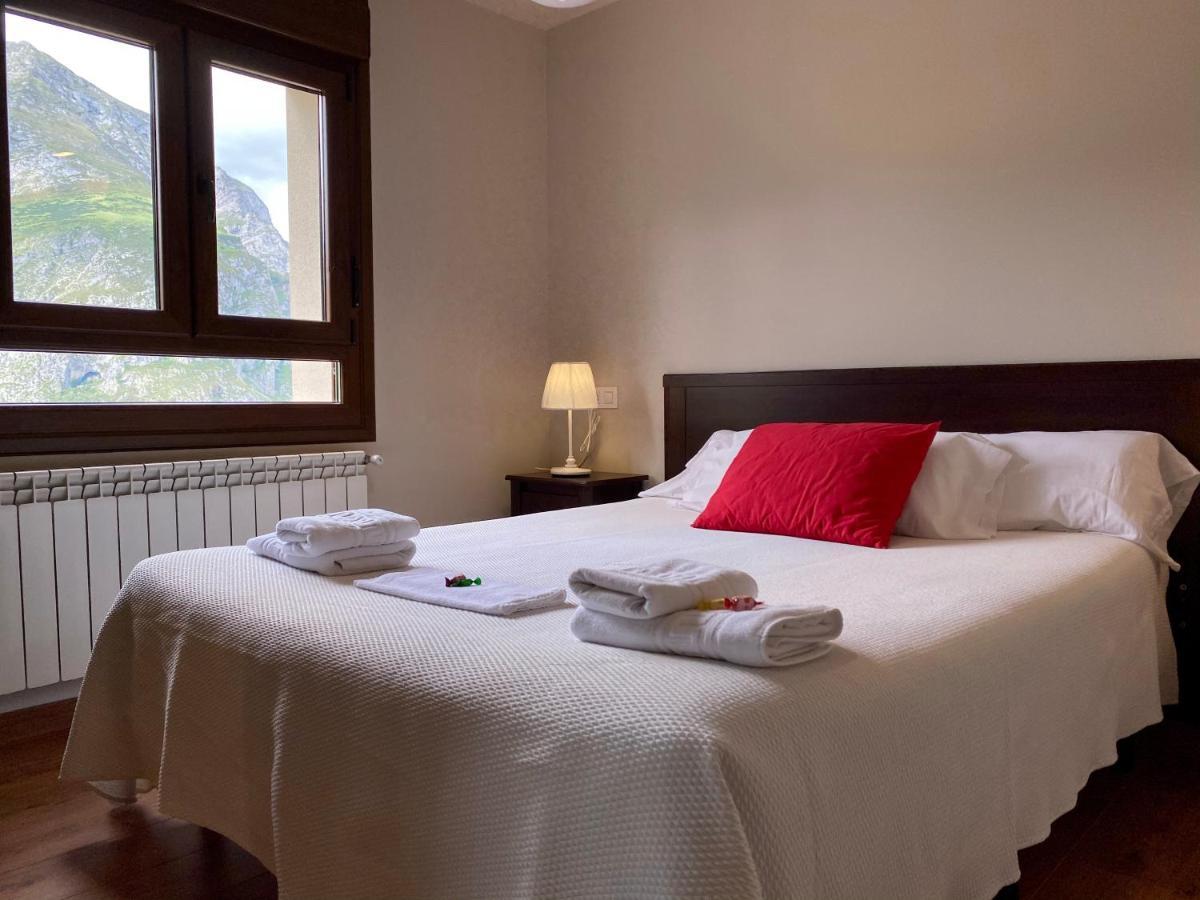 Hostal La Cuna del Sella Oseja de Sajambre Esterno foto