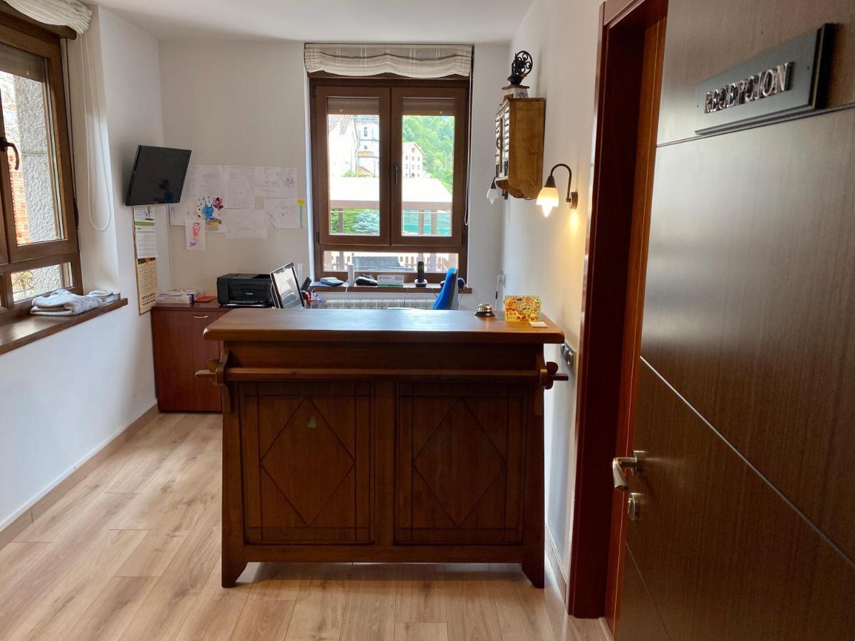 Hostal La Cuna del Sella Oseja de Sajambre Esterno foto